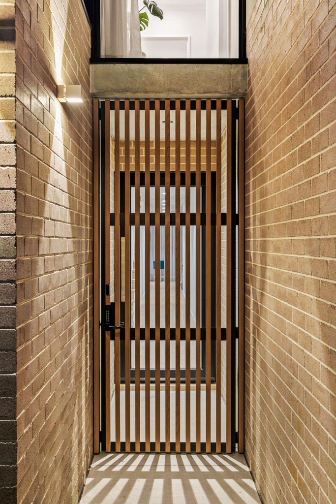 WEB 20 Ionic St Rossmoyne 37