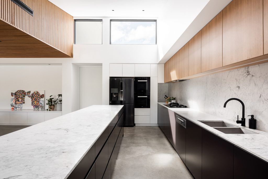 Muniz Residence-Floreat-Superseed Architecture-34 Muniz Residence-Floreat-Superseed Architecture-34-Modern Kitchen Highlight Windows