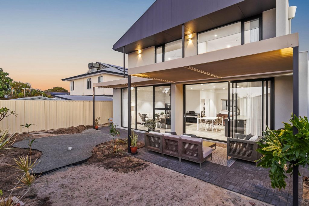 Teh Residence-Rossmoyne-Superseed Architecture-30 Teh Residence-Rossmoyne-Superseed Architecture-30-Modern House Rear Perspective