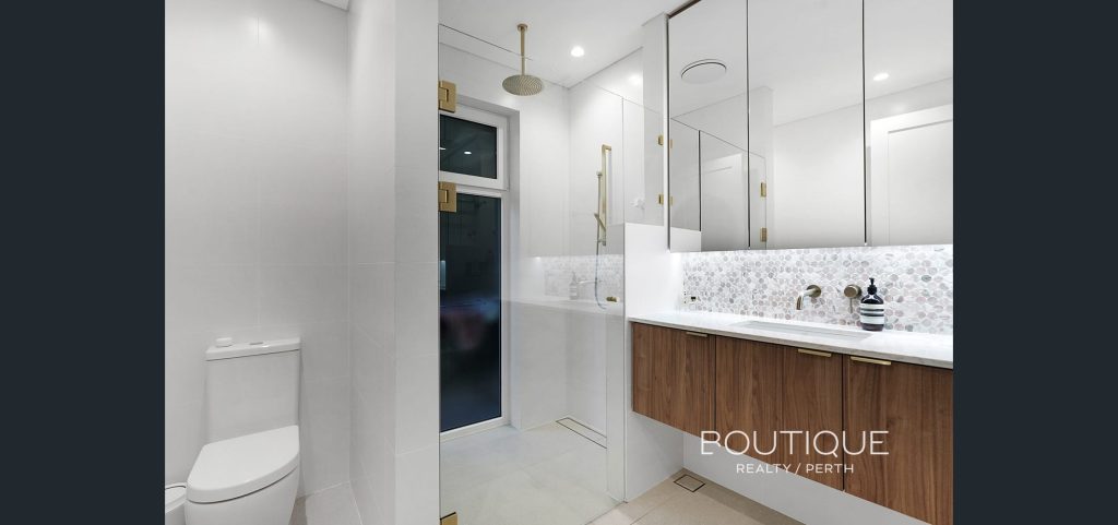 McGregor Residence-Floreat-Superseed Architecture-19 McGregor Residence-Floreat-Superseed Architecture-19-bathroom mosiac splashback